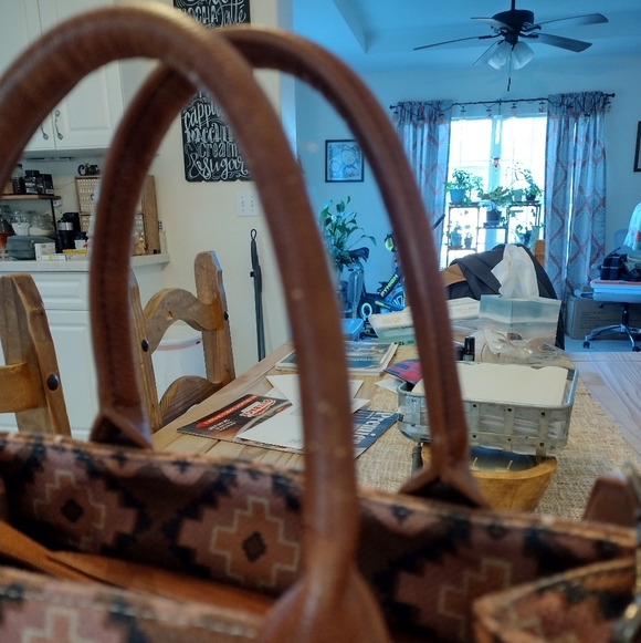 Wrangler Geometric Brown Shoulder Bag - Picture 6 of 7